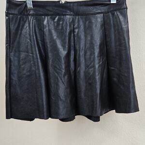 Black Faux Leather Skater Skirt Women’s Small
